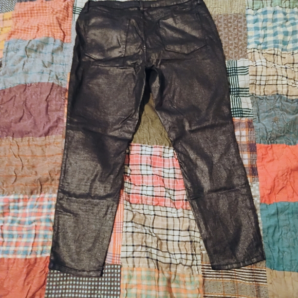 Shimmering Black Skinny Jeans for Women - Picture 2 of 4